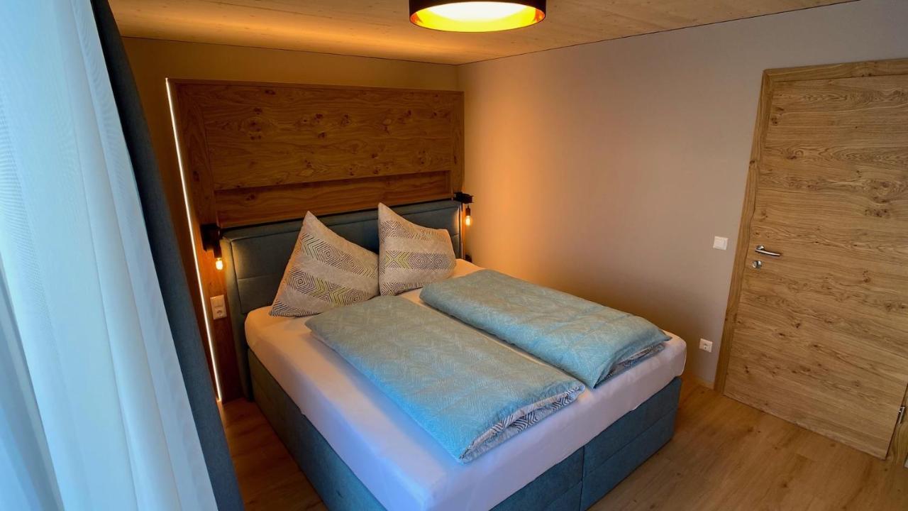 Erdhaeuser Und Apartments Mit Seeblick Und Alleinlage Вайсензее Екстериор снимка