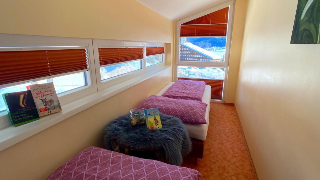 Erdhaeuser Und Apartments Mit Seeblick Und Alleinlage Вайсензее Екстериор снимка