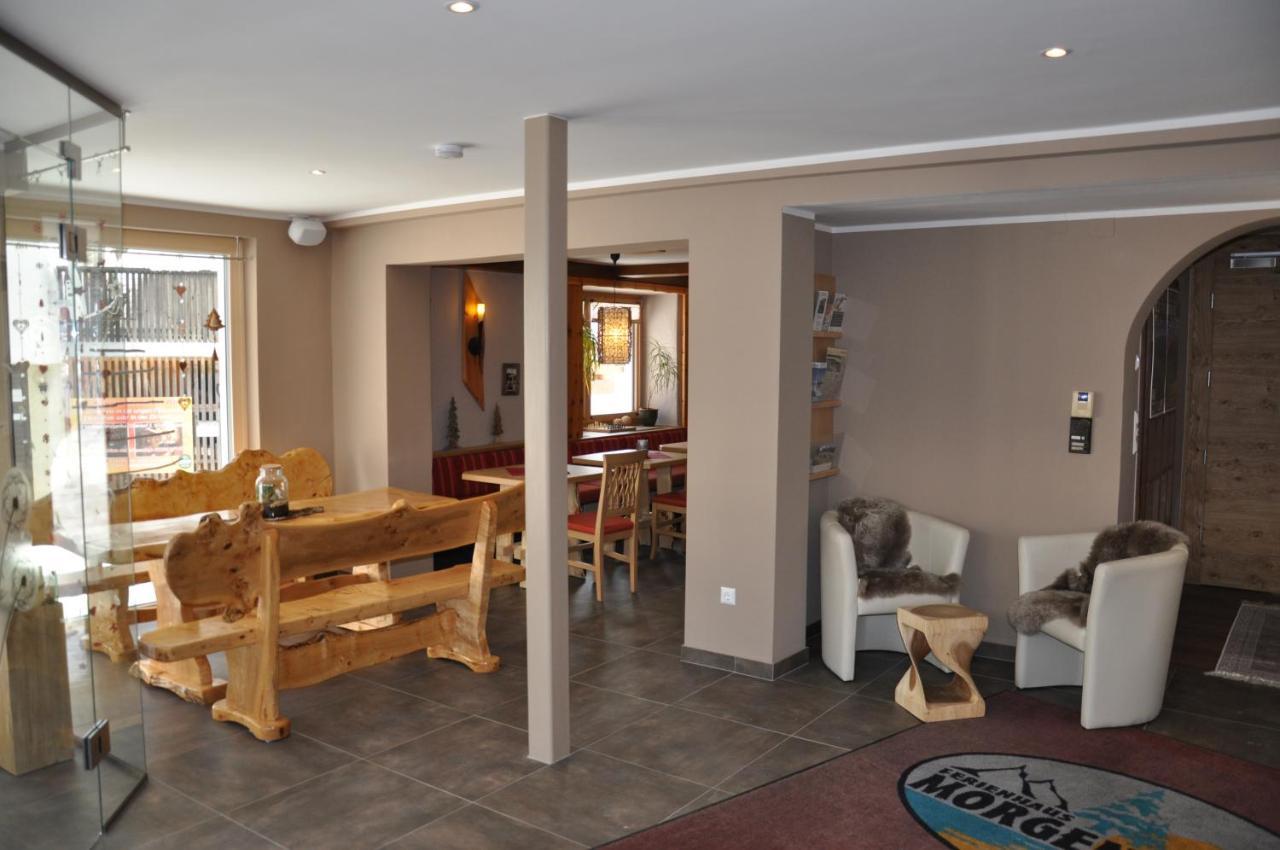 Erdhaeuser Und Apartments Mit Seeblick Und Alleinlage Вайсензее Екстериор снимка