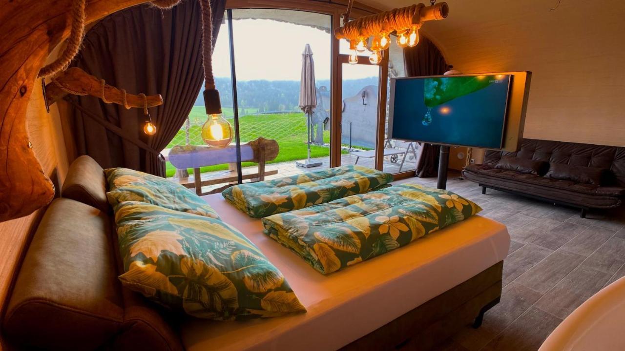 Erdhaeuser Und Apartments Mit Seeblick Und Alleinlage Вайсензее Екстериор снимка