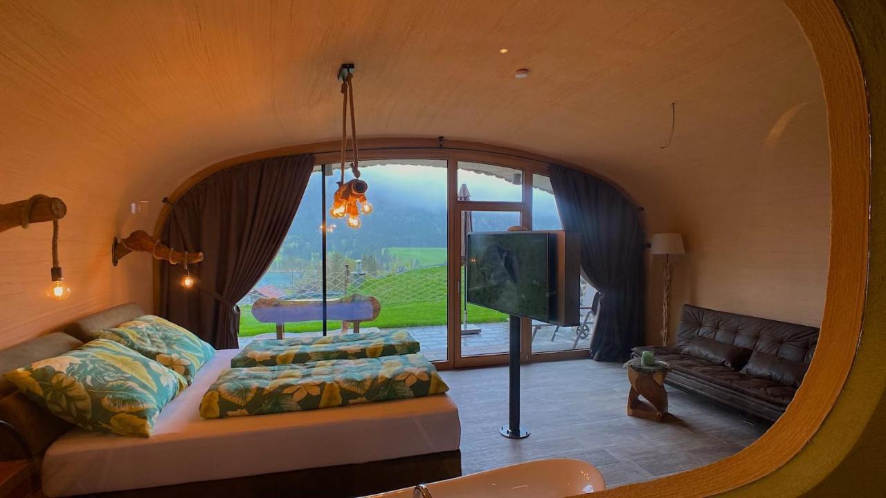 Erdhaeuser Und Apartments Mit Seeblick Und Alleinlage Вайсензее Екстериор снимка