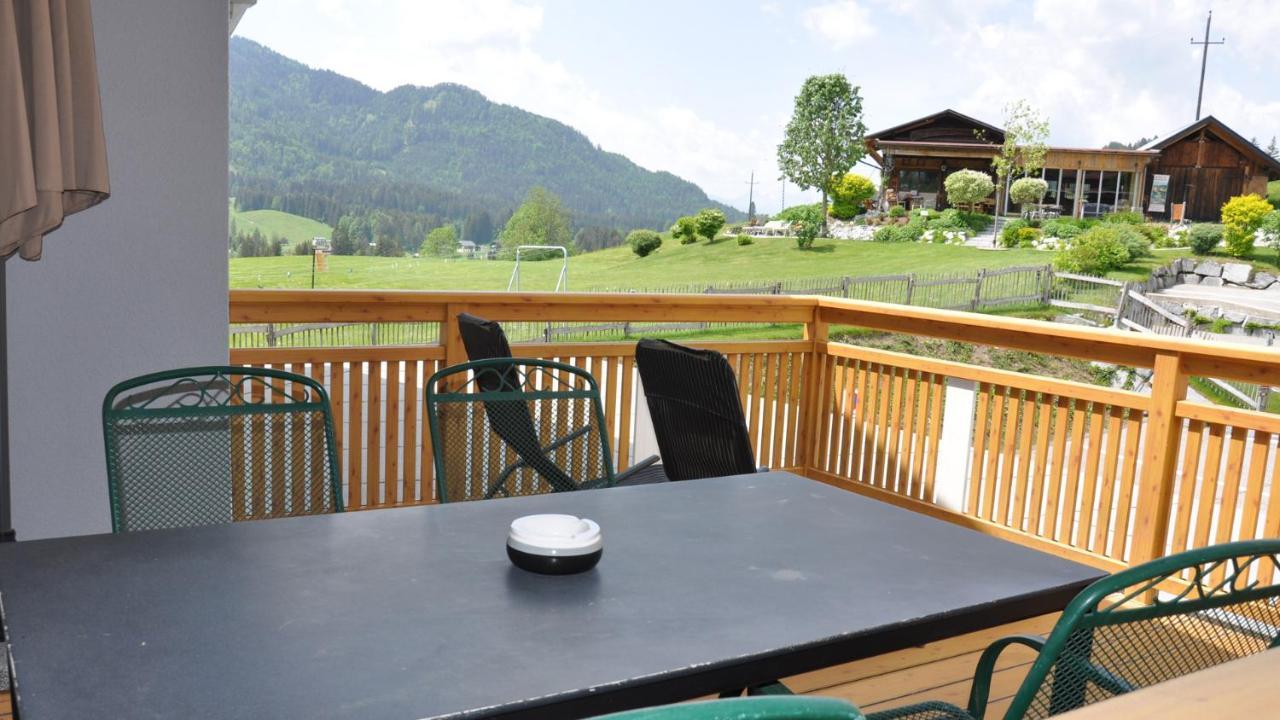 Erdhaeuser Und Apartments Mit Seeblick Und Alleinlage Вайсензее Екстериор снимка