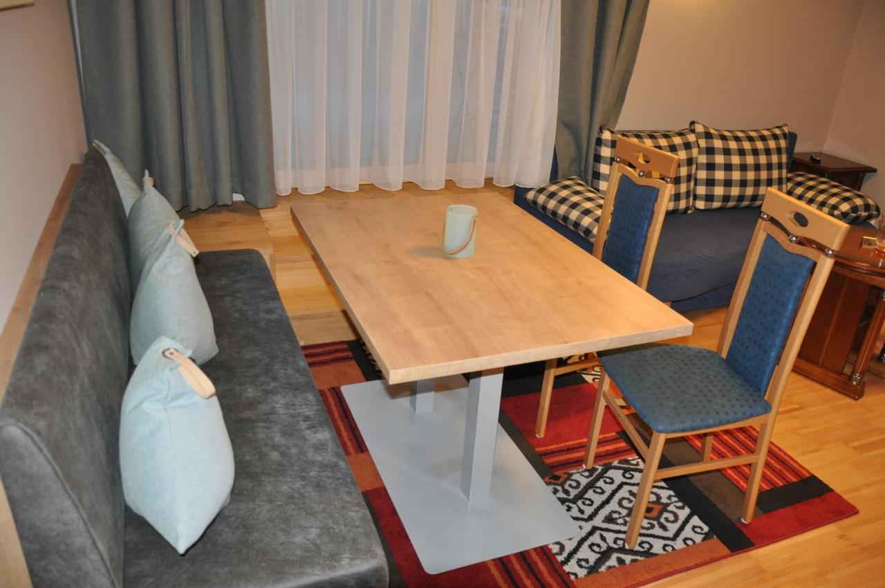 Erdhaeuser Und Apartments Mit Seeblick Und Alleinlage Вайсензее Екстериор снимка