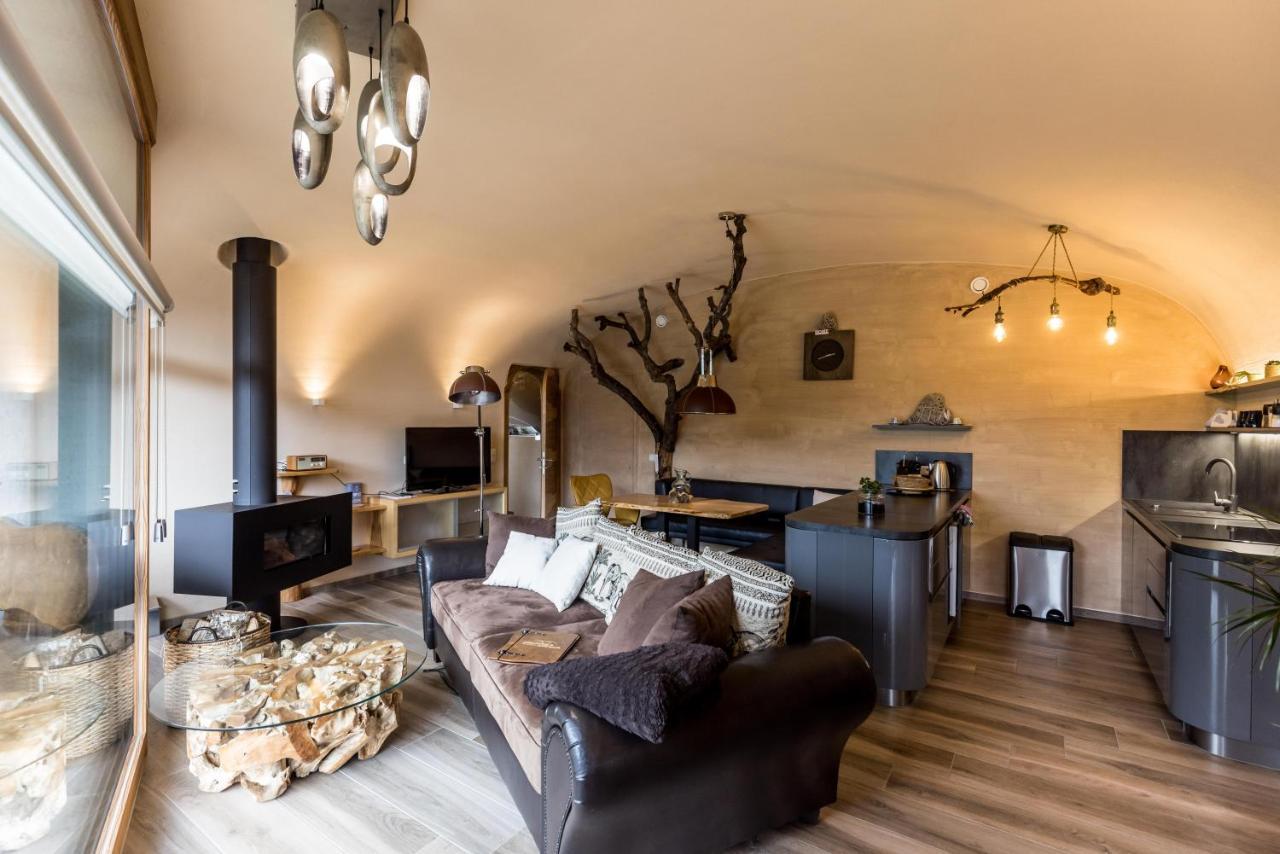 Erdhaeuser Und Apartments Mit Seeblick Und Alleinlage Вайсензее Екстериор снимка