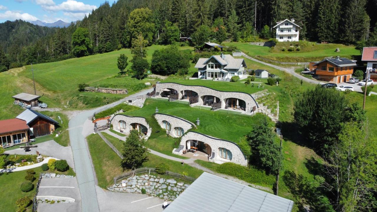 Erdhaeuser Und Apartments Mit Seeblick Und Alleinlage Вайсензее Екстериор снимка
