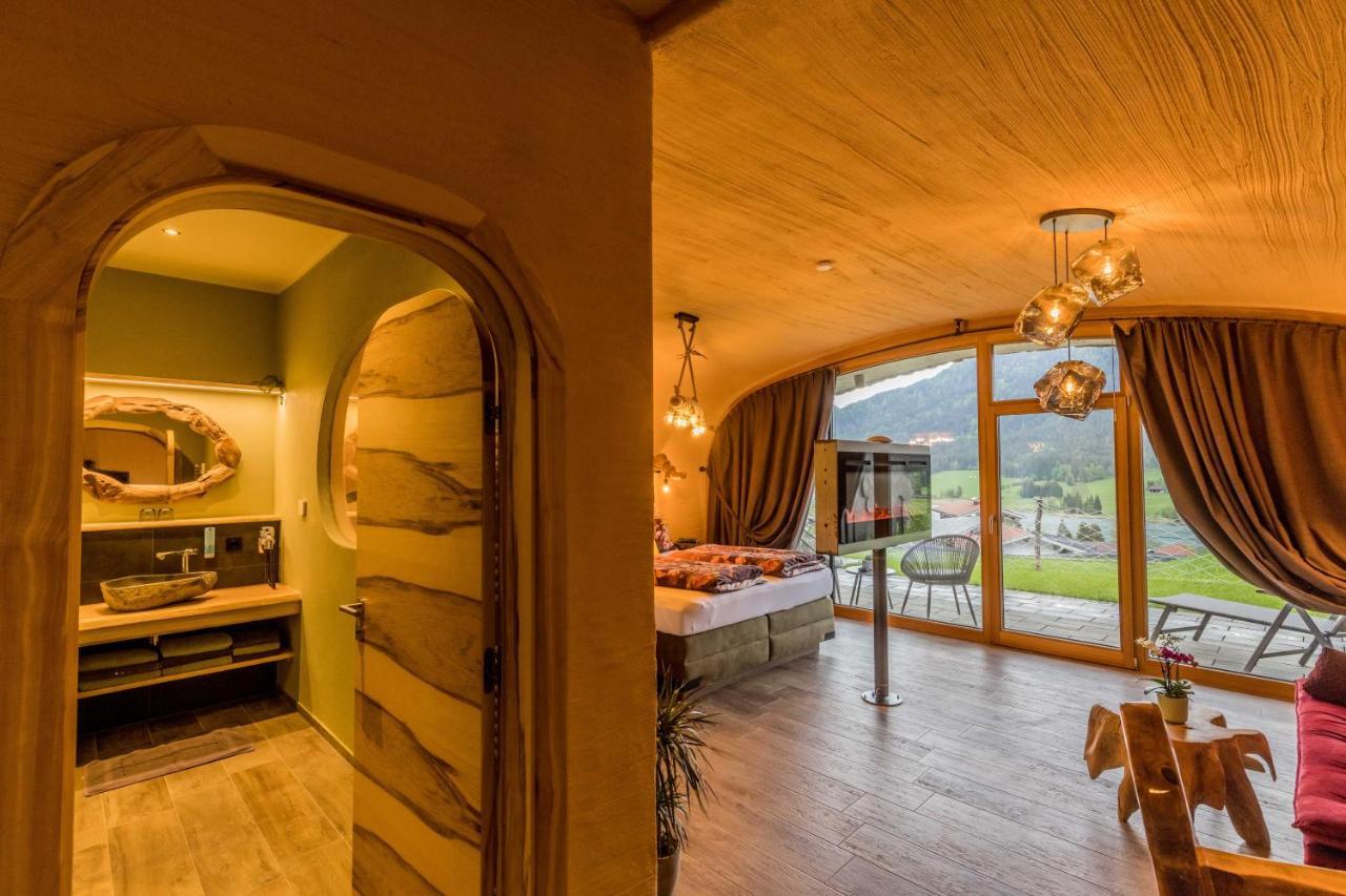 Erdhaeuser Und Apartments Mit Seeblick Und Alleinlage Вайсензее Екстериор снимка