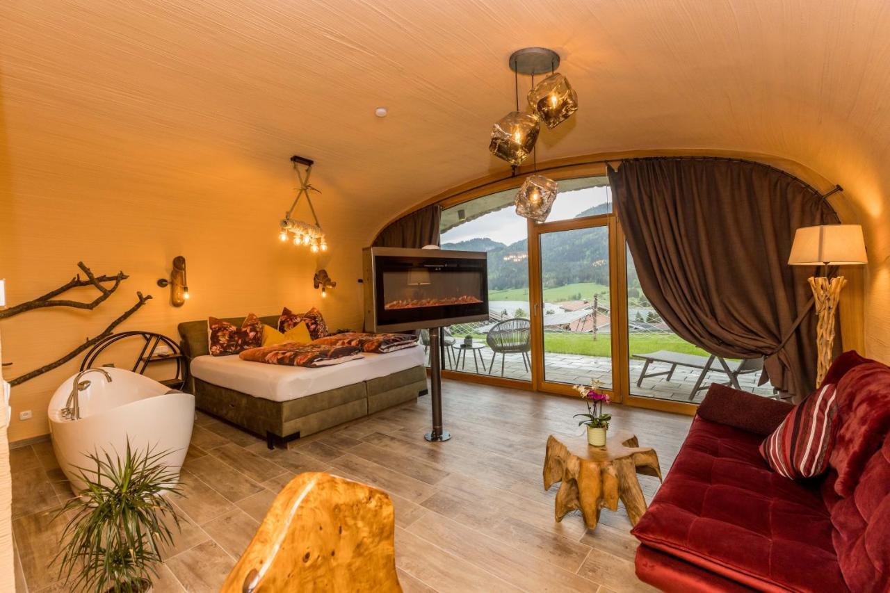 Erdhaeuser Und Apartments Mit Seeblick Und Alleinlage Вайсензее Екстериор снимка