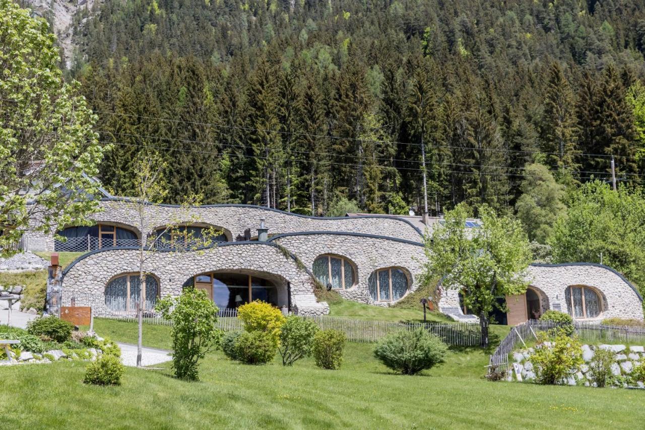 Erdhaeuser Und Apartments Mit Seeblick Und Alleinlage Вайсензее Екстериор снимка